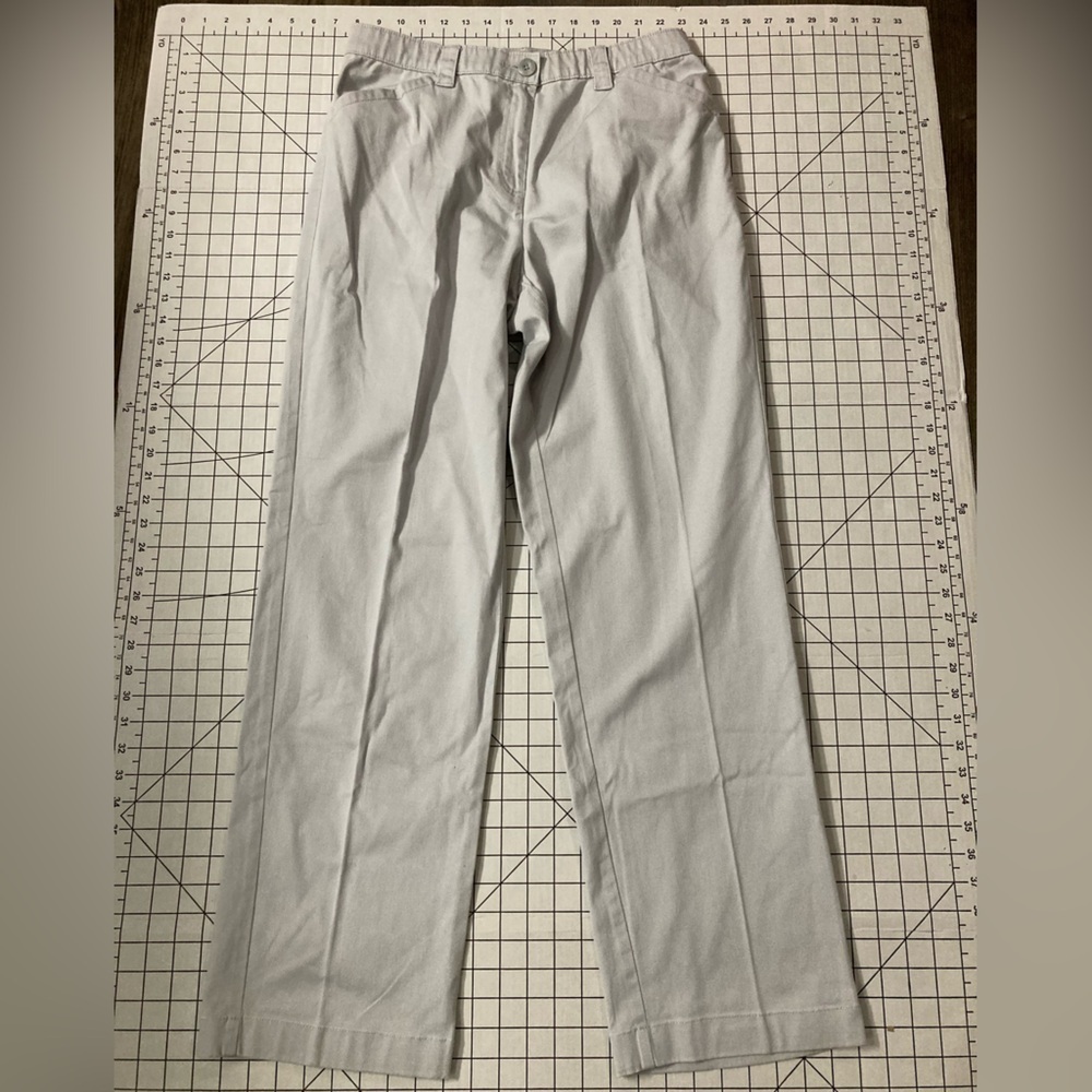 L.L. Bean Women’s Cream Classic Fit Size 14 MT Pants